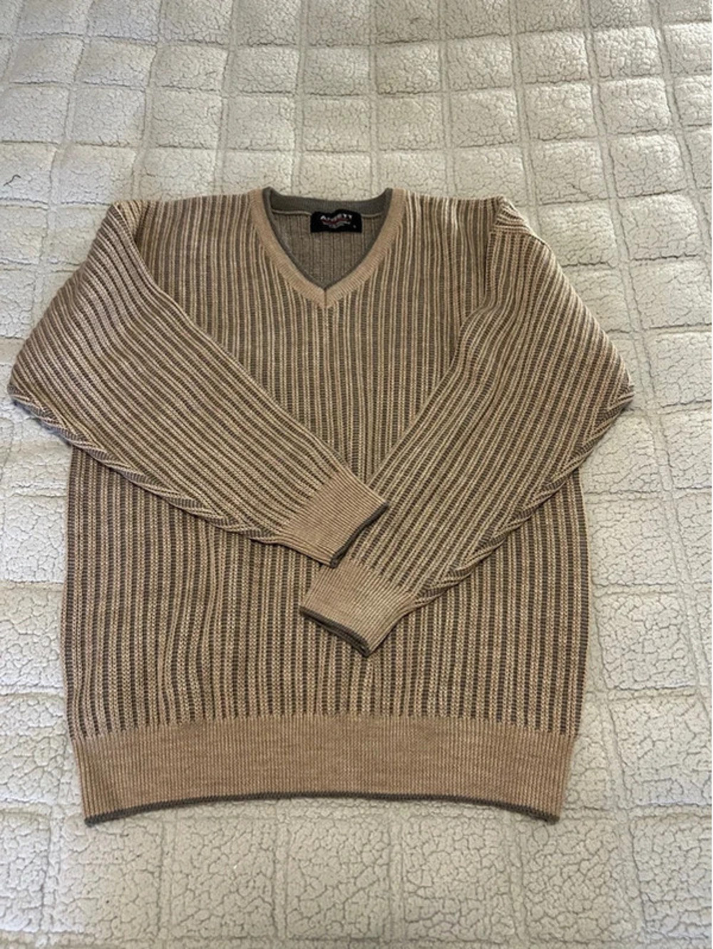 Heavy V-neck Sweater